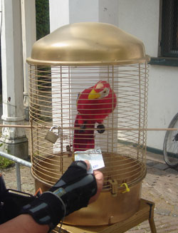 Bijdrage via vogelkooi